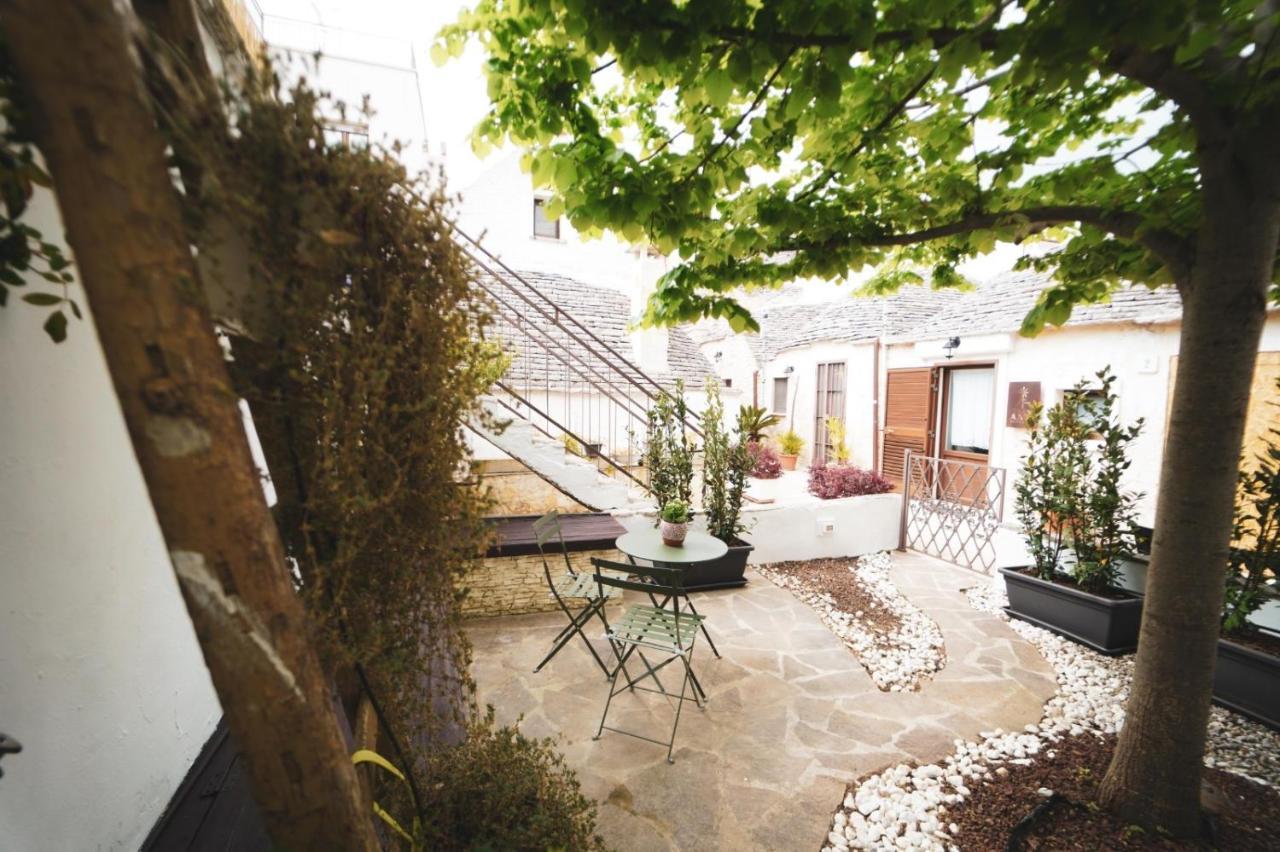 Trullo Syrah-Trulli Anti Charme & Relax Bed & Breakfast Alberobello Exterior photo